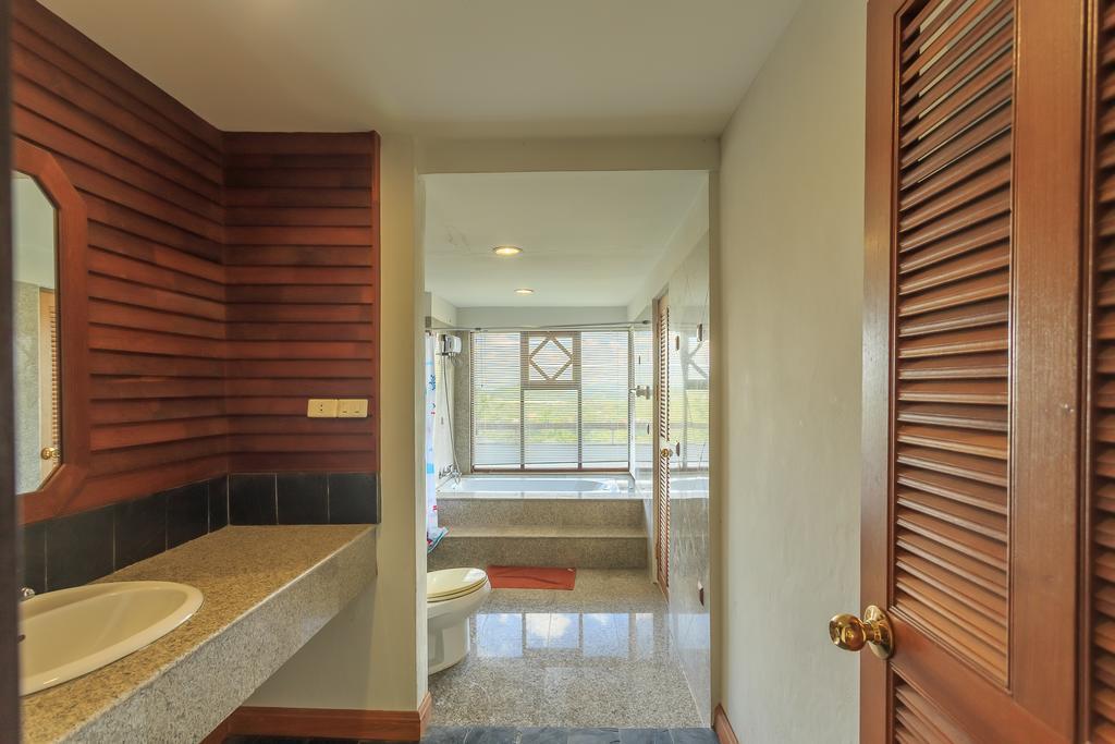 Phuripimarn Penthouse Pakchong Exterior photo